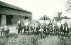 Arbejdere på Asmindrupgården 1923